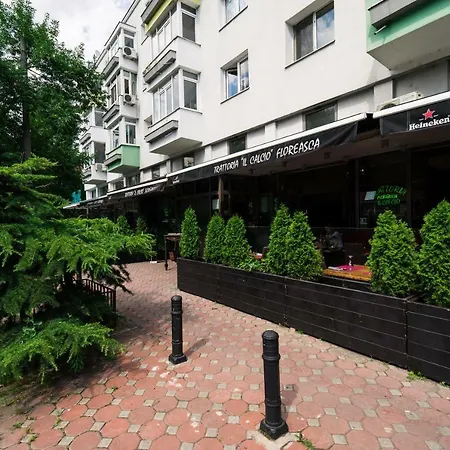 Business And Pleasure In Floreasca Apartment Bucharest